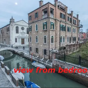 Susy Biennale - Canal View And Garden Apartment